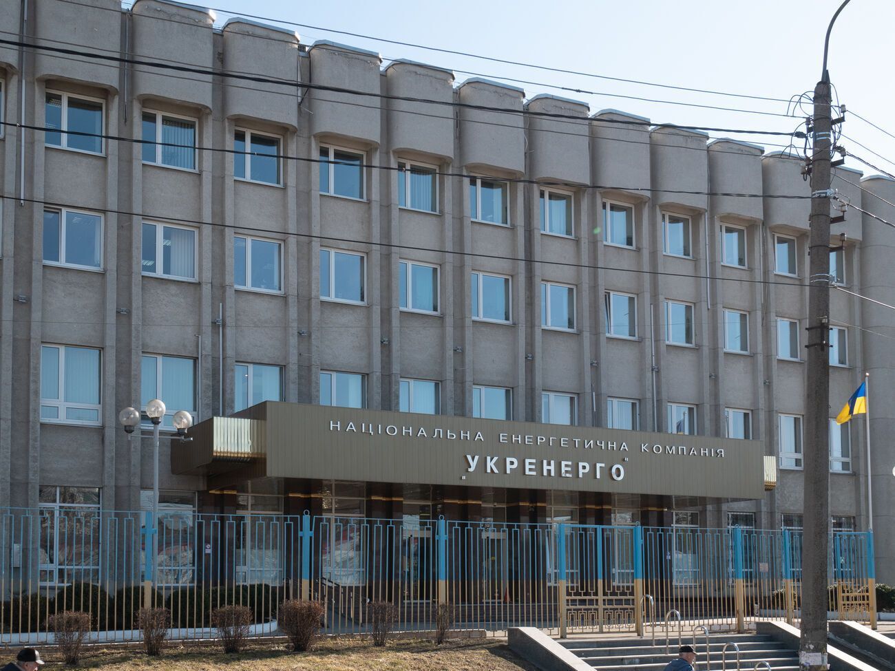 Специалисты "Укрэнерго" и облэнерго стабилизировали энергоснабжение во всех областях Украины