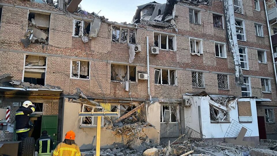 Под завалами жилого дома в Николаеве на данный момент нашли тела троих погибших