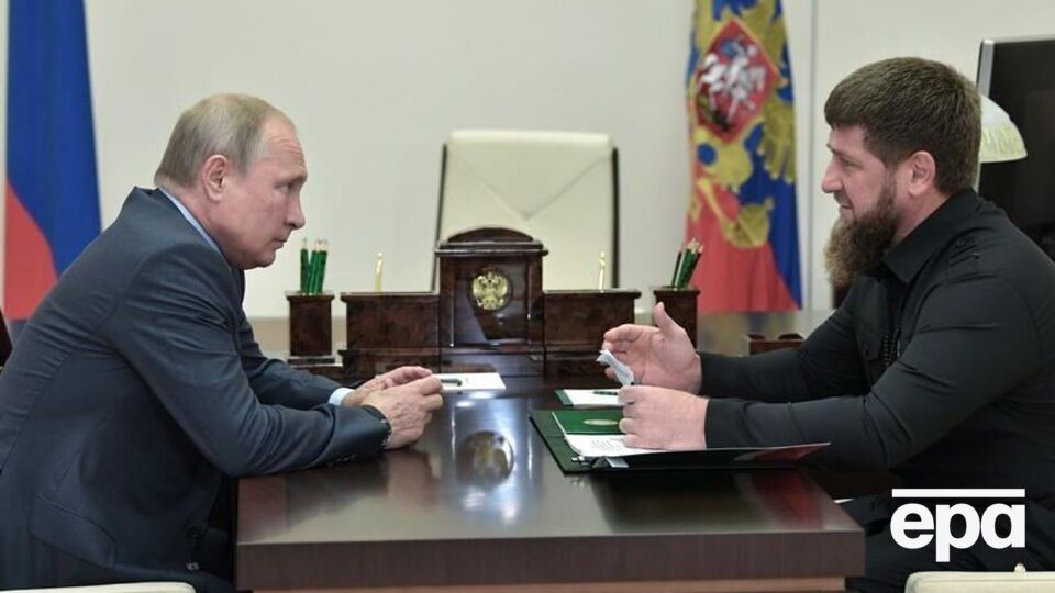 Кадыров "замазан кровью с Путиным", считает Шустер