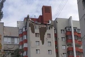 Російська ракета впала на будинок у Бєлгороді сьогодні. Місцева влада стверджує, що пошкодження не критичні, а постраждалих немає