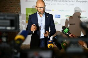 Яценюк: Могу утверждать, что Путин рассматривает вопрос применения тактического ядерного оружия. И есть очень четкая причина почему: он проигрывает