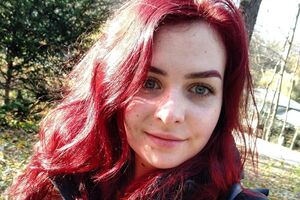 Пташка стала известна весной этого года, когда в соцсетях появилось видео с ее участием, снятое в подвалах "Азовстали"