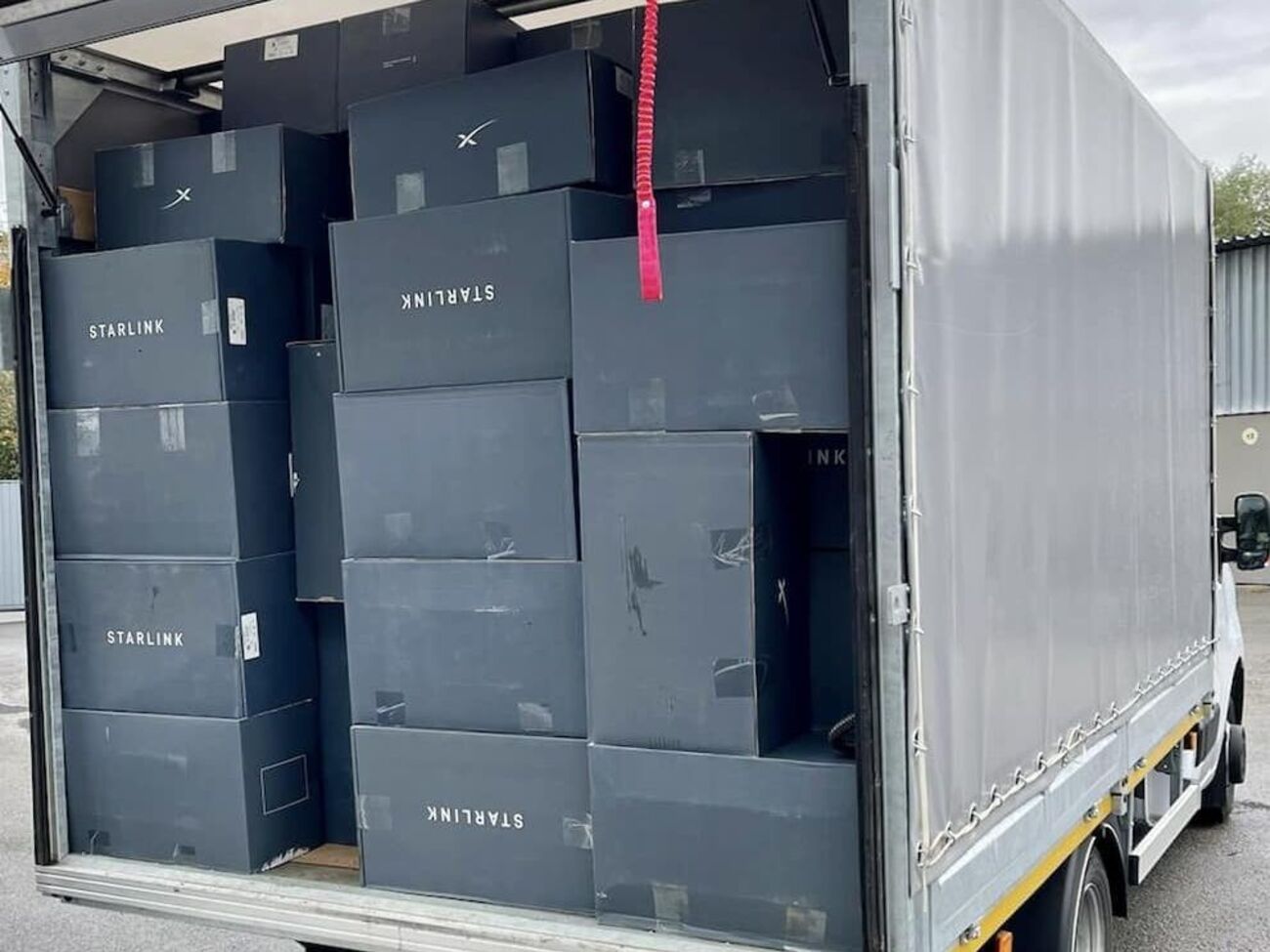 Терминалы Starlink будут и дальше работать в Украине, сообщили в Минцифры
