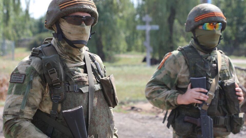 За даними ЗМІ, загинуло троє співробітників Росгвардії