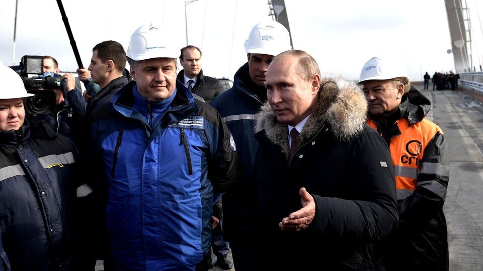 Разрушение Крымского моста стало болезненным ударом для Путина, убежден Яковина
