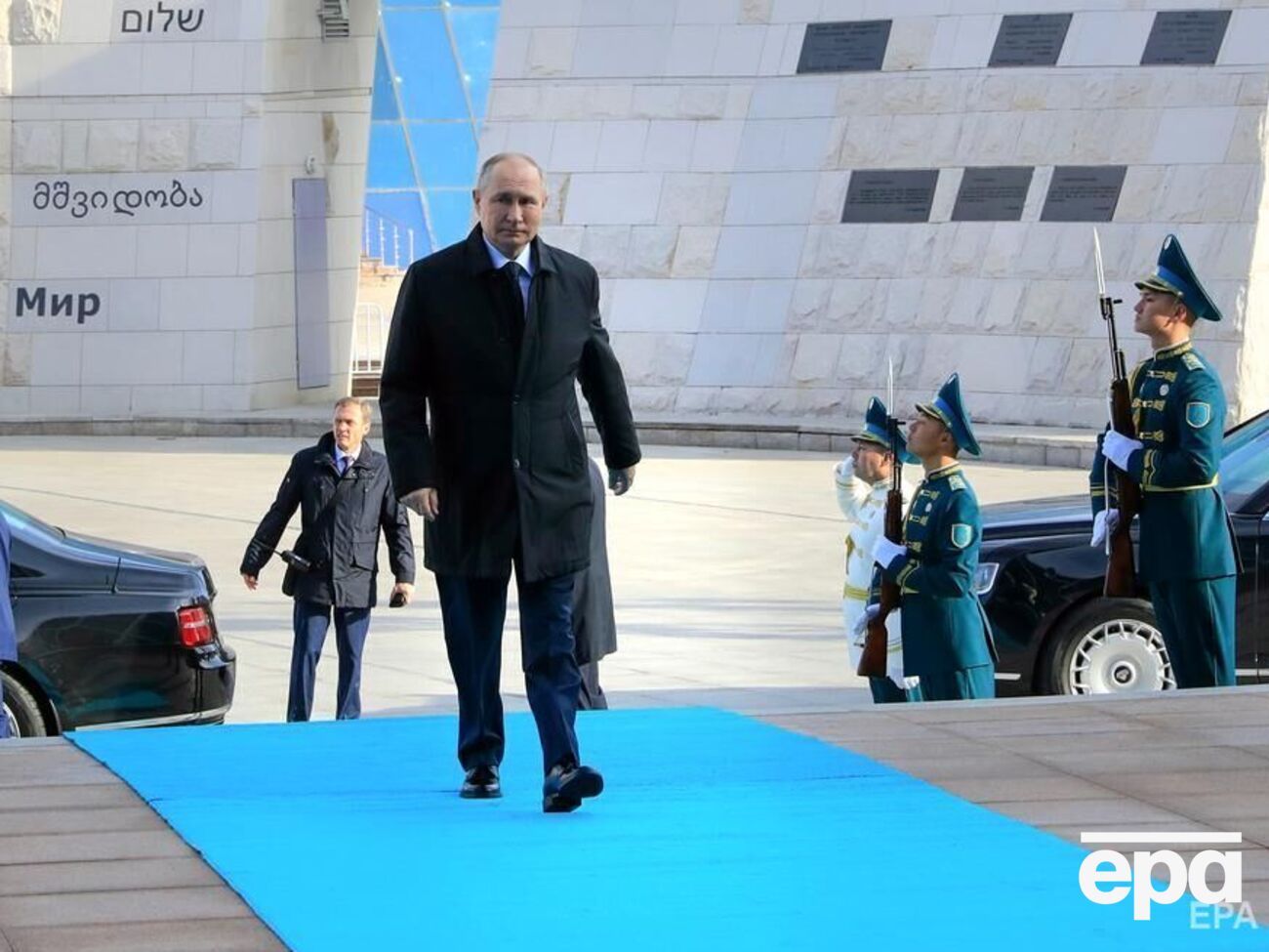 Есть много желающих решить "путинский вопрос", отметил Яковина