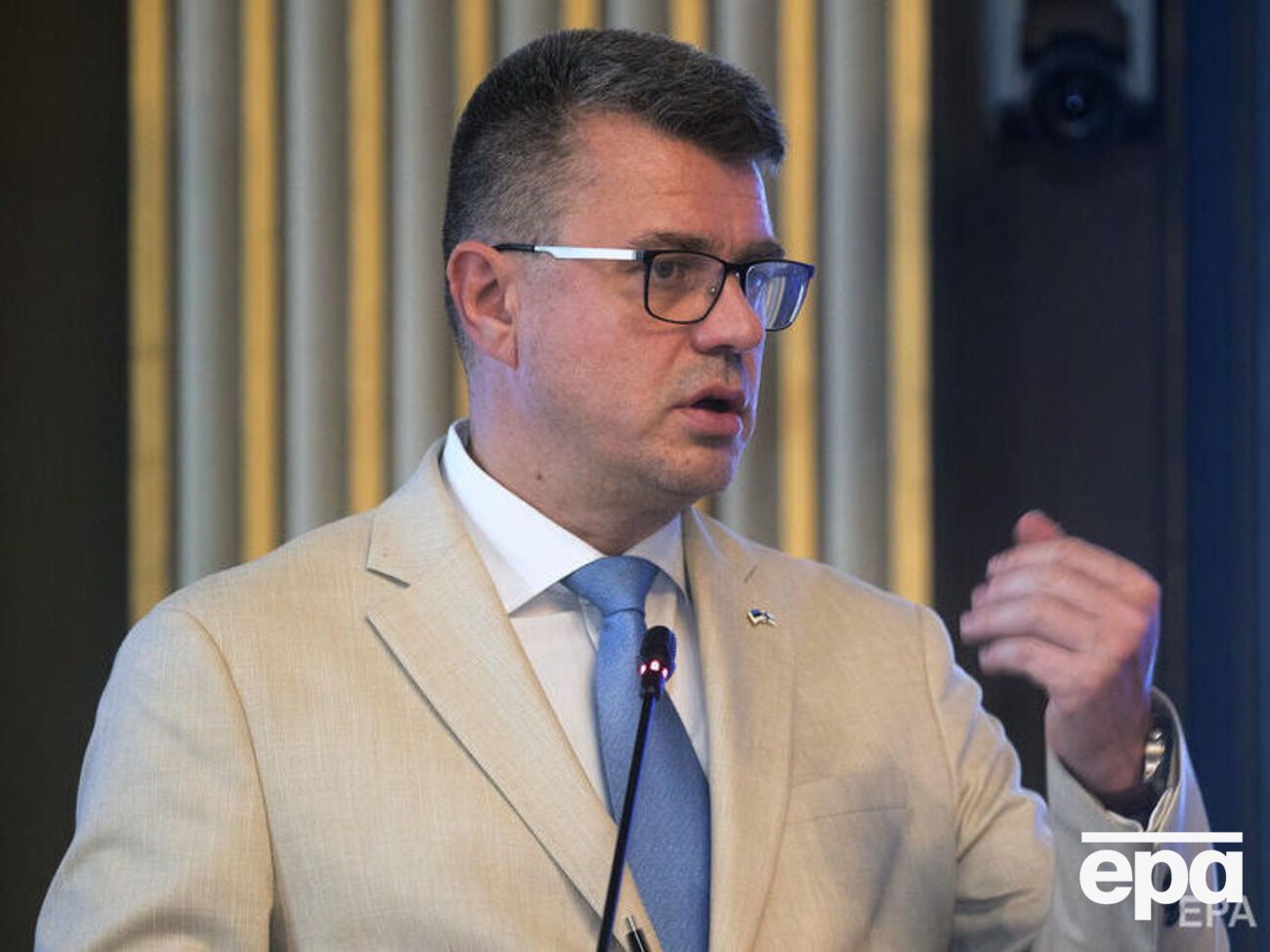 Рейнсалу считает, что глава Кремля блефует