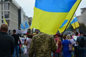 По данным социолога, в первую очередь украинцы сейчас чувствуют гордость за себя, за свое государство
