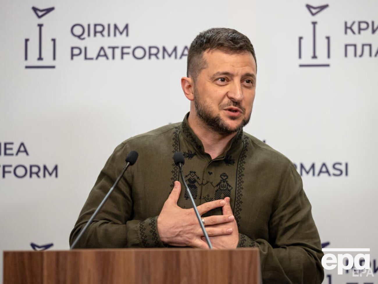 Соцопросы показывают, что украинцы сейчас лучше всего относятся к Зеленскому