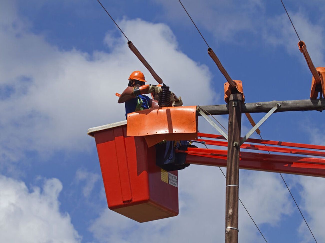 Комунальників у Станиці Луганській відправили на медогляд і визнали придатними для служби