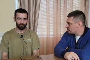 Росіянин (ліворуч) вирішив заробити грошей за участь у війні в Україні й розплатитися з боргами