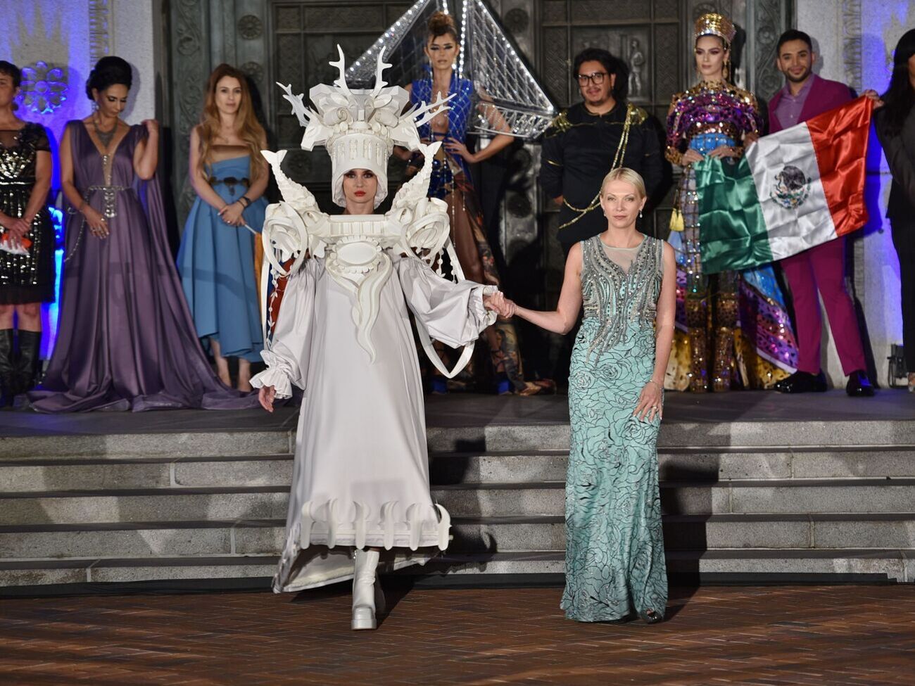 Дизайнер Козина создала наряд, вдохновившись киевским Домом с химерами, построенным в 1902 году польским архитектором Владиславом Городецким