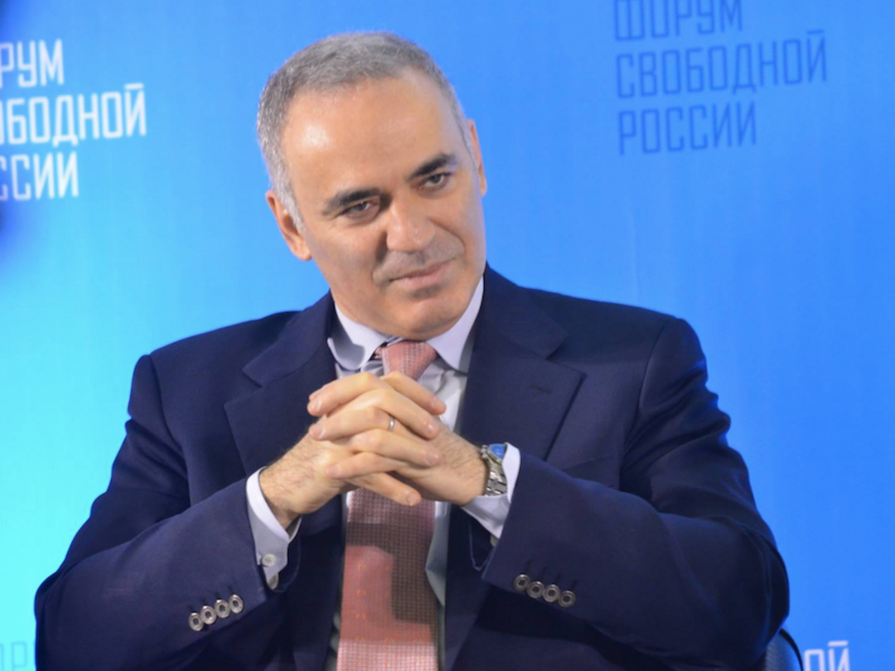 Только Украина может решать, стоит ли для прекращения войны обещать индульгенцию путинскому окружению