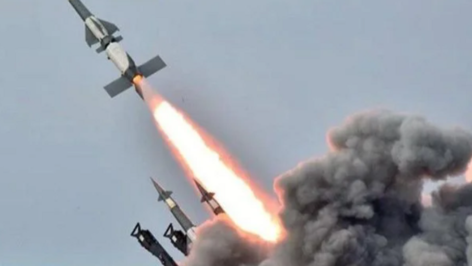 У Київській і Черкаській областях працює ППО, атака на Україну триває