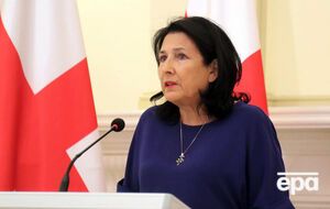 В условиях российской агрессии против Украины безвизовый режим с РФ стал "менее приемлемым", заявила президент Грузии