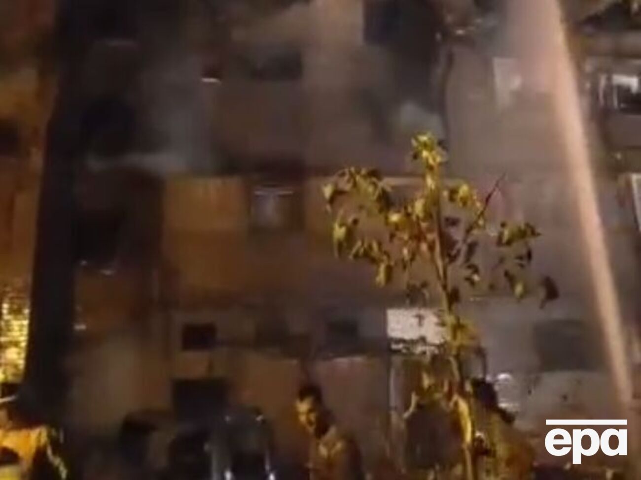 Унаслідок падіння літака почалася пожежа у дев'ятиповерхівці