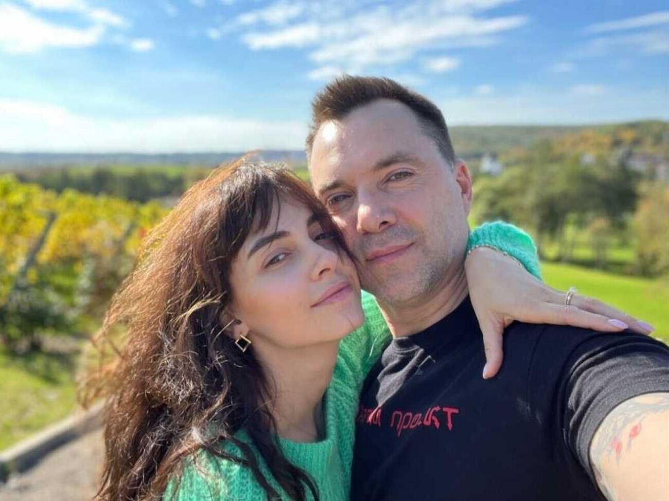 Арестович познайомився з третьою дружиною Анастасією у 2014 році