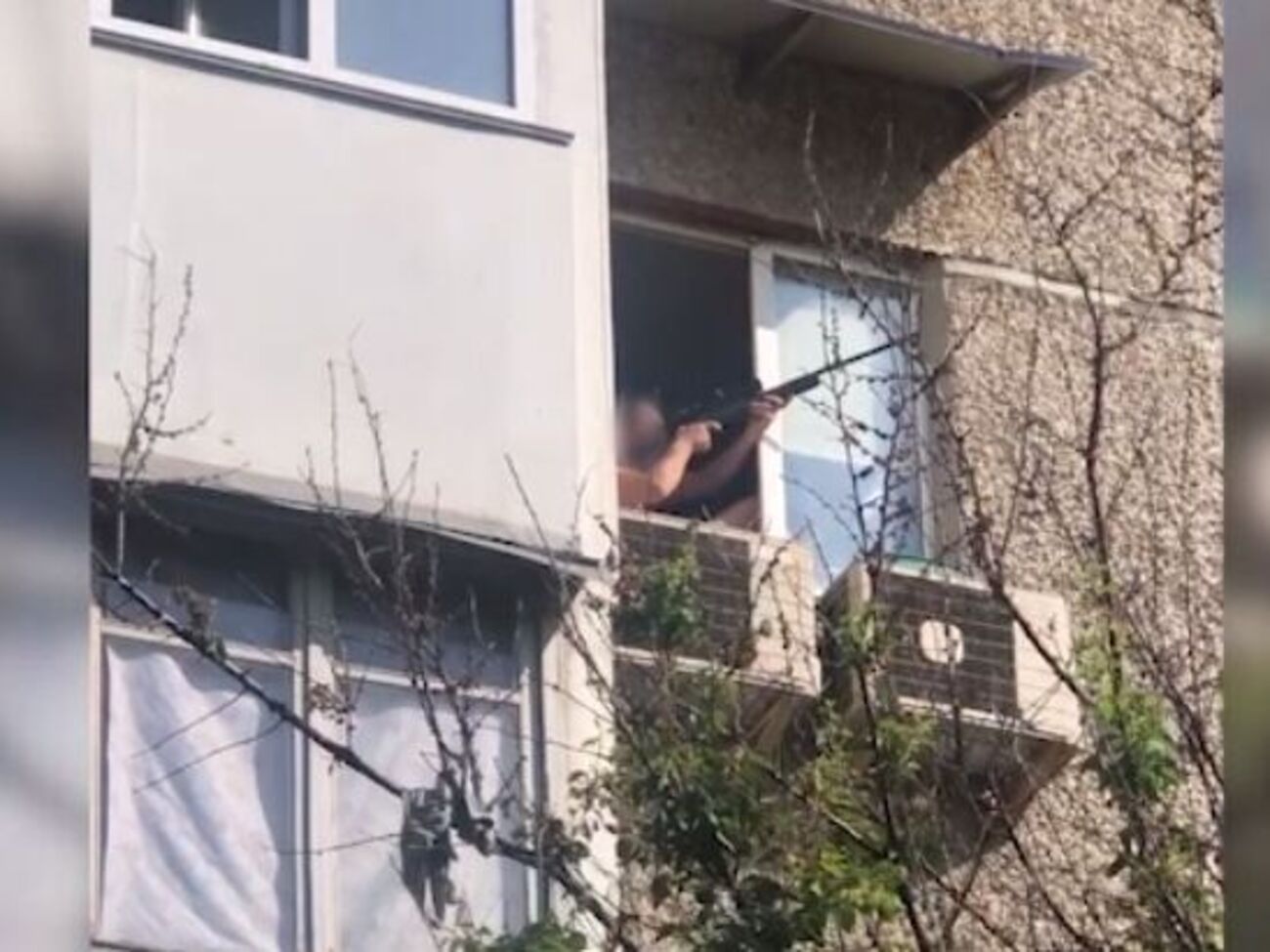 Этого мужчину полиция задерживала в Киеве в прошлом году, при обыске у него нашли наркотики