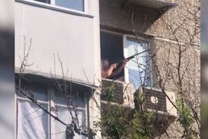 Этого мужчину полиция задерживала в Киеве в прошлом году, при обыске у него нашли наркотики