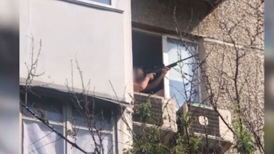 Этого мужчину полиция задерживала в Киеве в прошлом году, при обыске у него нашли наркотики