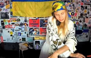 Коломієць під час війни їздила до США, де грала музичні сети, щоб познайомити американців з українською культурою