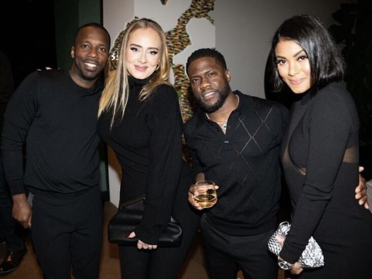 Адель сходила на двойное свидание