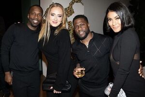 Адель сходила на подвійне побачення