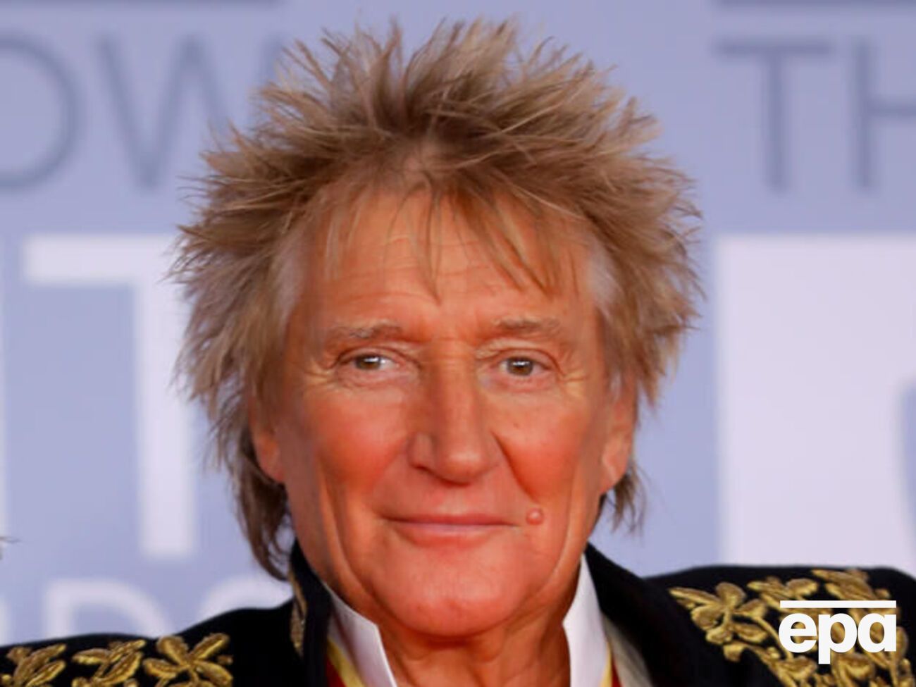 Британський музикант Род Стюарт орендував для сім'ї українських біженців котедж і заплатив за рік уперед