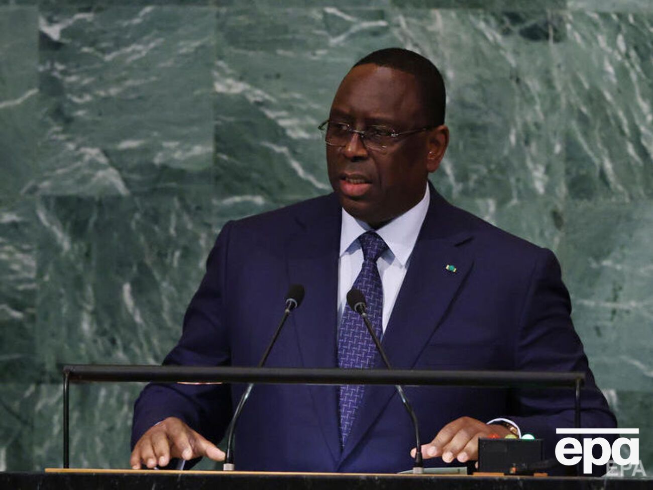 3 октября Кулеба встретился с президентом Сенегала Саллом (на фото)