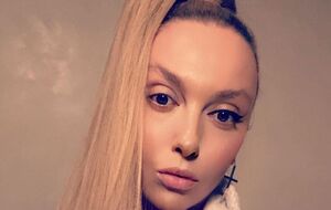 Поклонники Поляковой возмутились исполнением в РФ ее песни