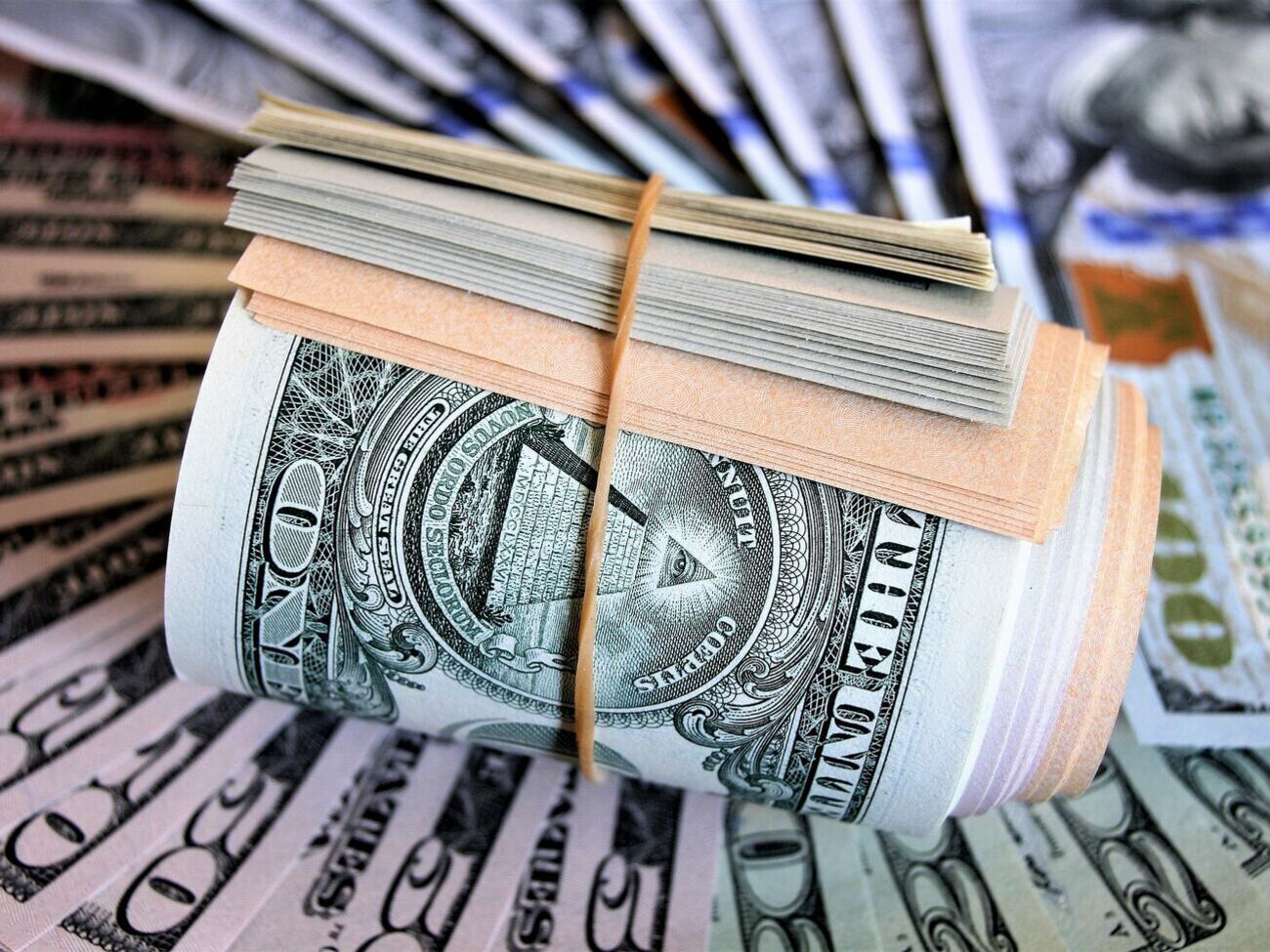 В минфине заявили, что Беларусь&nbsp;перечисляла платежи за счет средств в долларах и евро на отдельный текущий счет