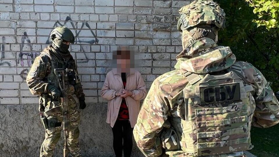 За інформацією СБУ, 50-річна жінка погодилася на співпрацю з російськими загарбниками