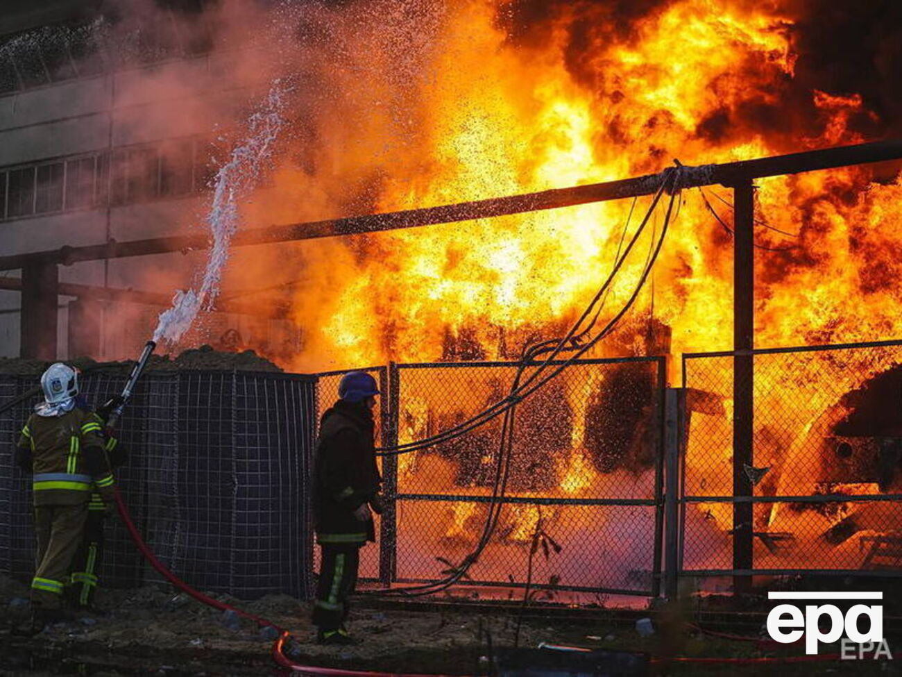 Російські окупанти й далі завдають ударів по українських містах