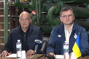 Дендиас и Кулеба из-за воздушной тревоги прервали переговоры, которые проводили в кабинете главы украинского МИД