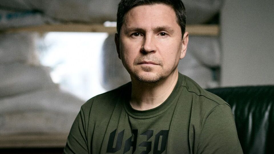 Подоляк: Введение "военного положения" следует рассматривать только как псевдолегализацию мародерства перед очередной "перегруппировкой"