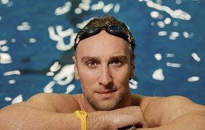 Часовое плавание сжигает столько же калорий, сколько бег трусцой, считает Иракли Макацария