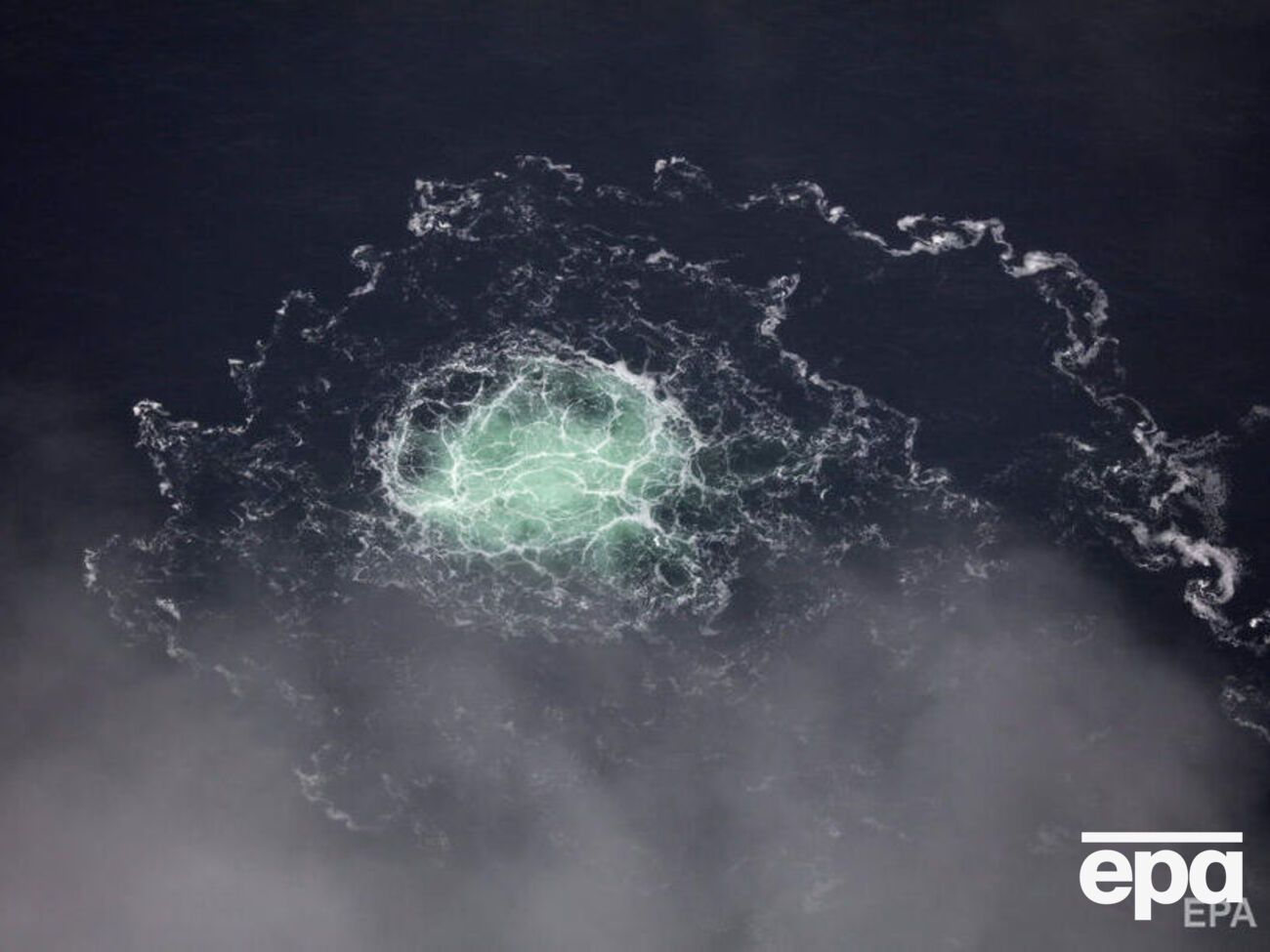 Об утечке газа из "Северного потока" стало известно в конце сентября