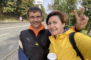 Діанов повернувся з полону в межах обміну 21 вересня. На фото – із журналісткою "1+1" Наталією Нагорною