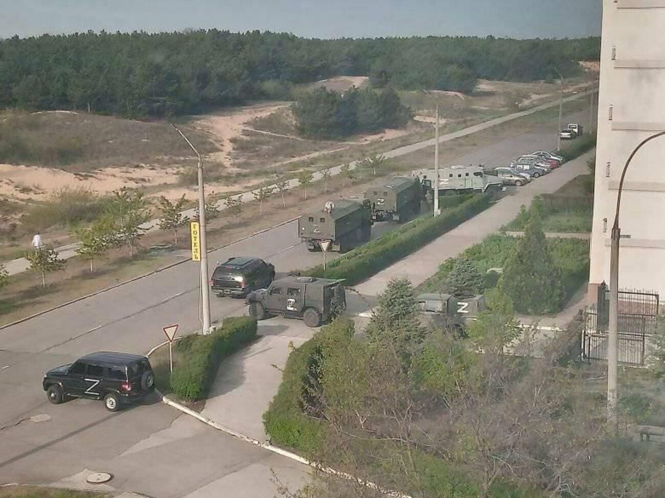 В Енергодарі помітили колону техніки окупантів, яка покидає місто