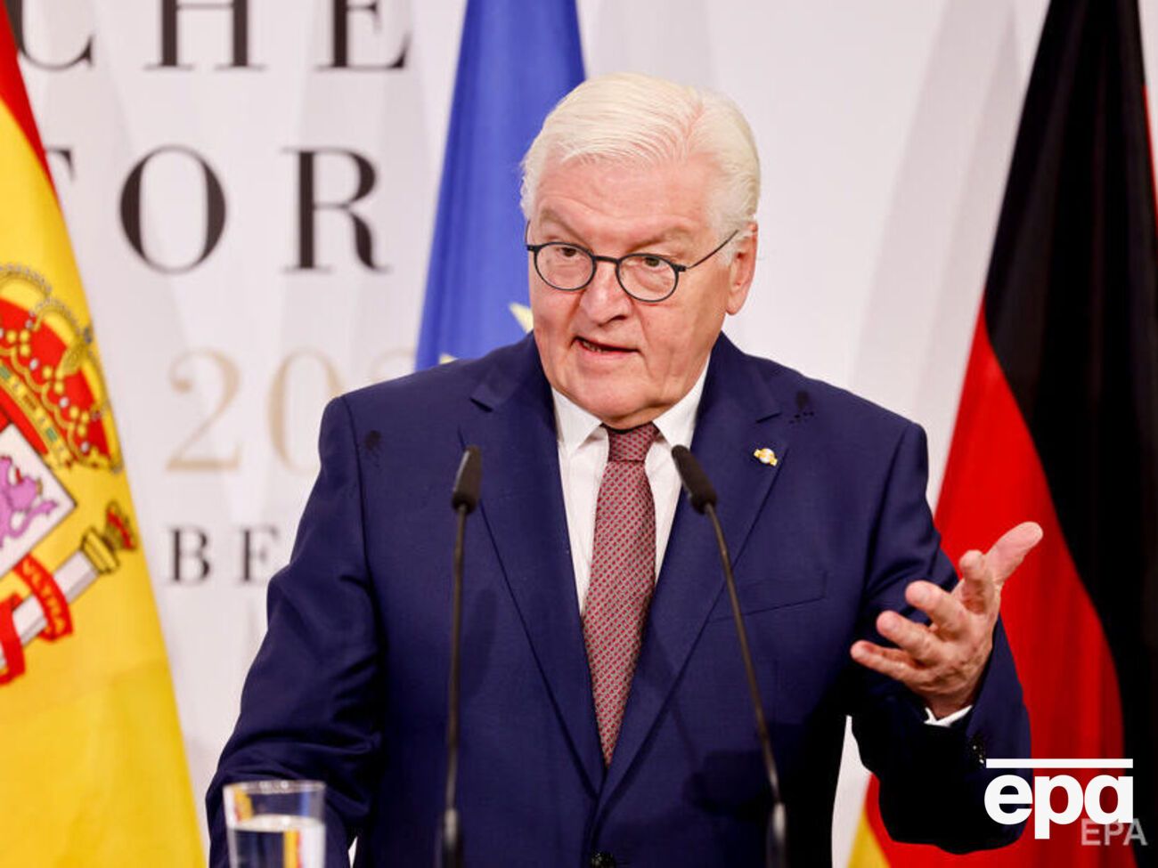 19 октября издание Bild сообщило, что Штайнмайер якобы отменил запланированный на сегодня визит в Украину из "соображений безопасности"
