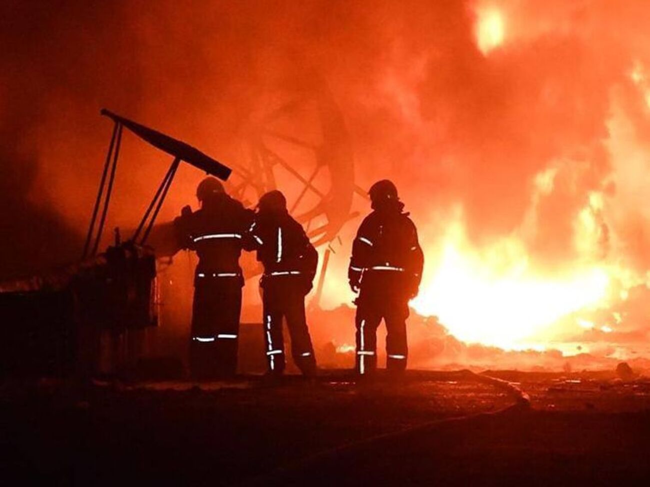 Унаслідок ударів дронів у Миколаєві виникло дві пожежі
