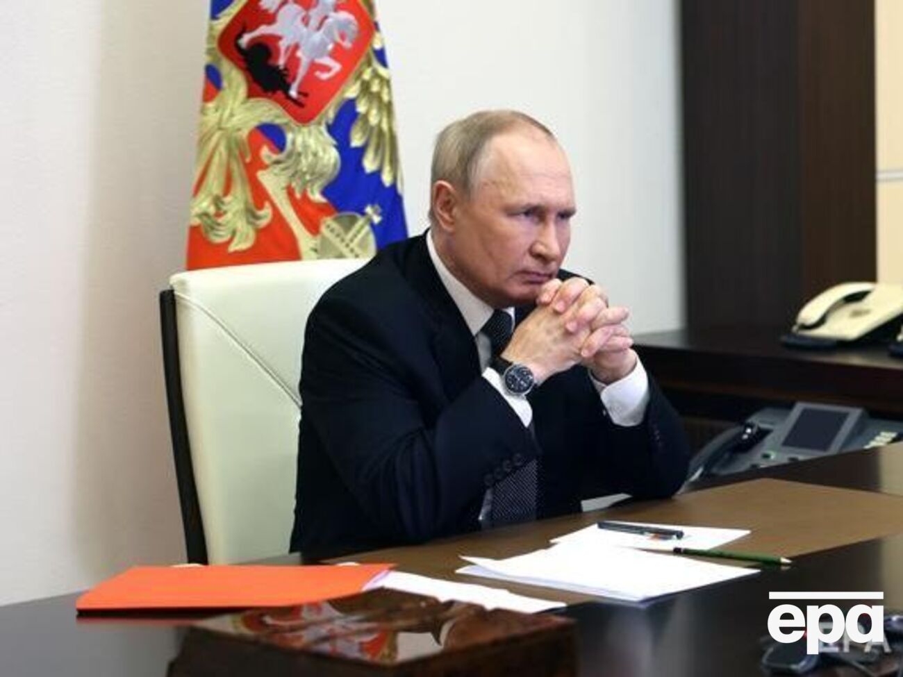 Агентура ФСБ в інформаційному просторі "поливала" Путіна (на фото) "на чому світ стоїть", зазначив Щвець