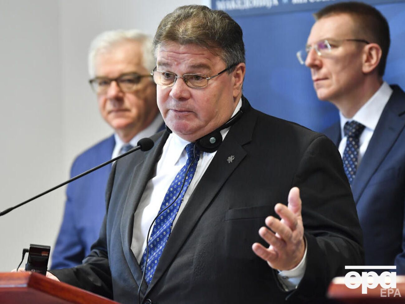 Линкявичюс отметил, что Россия объясняет свои неудачи на фронте тем, что якобы воюет не с Украиной, а с НАТО