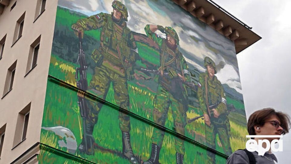 Россияне сдаются в плен, обращаясь на горячую линию проекта "Хочу жить"