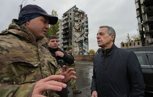 Кассис (справа) прибыл в Украину с официальным визитом 20 октября