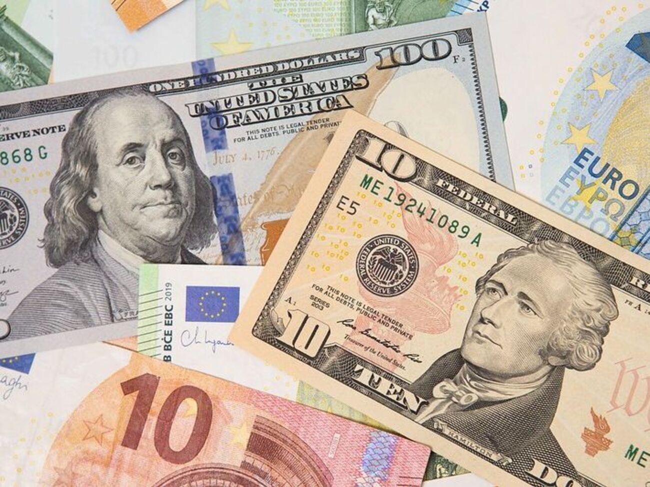 НБУ зафиксировал курс гривны на уровне 36,57 грн за 1$