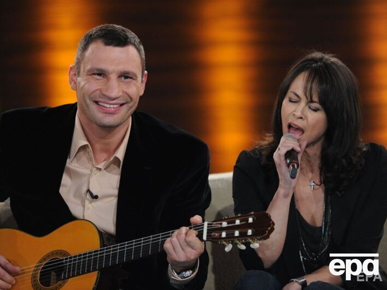 За словами колишньої дружини Кличка, вона гастролювала упродовж трьох років, але її концерти були збитковими, а на деякі з них квитки не розпродавалися