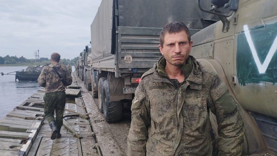 Один из оккупантов в соцсети выложил видео, на котором показал, как технику транспортируют на пароме