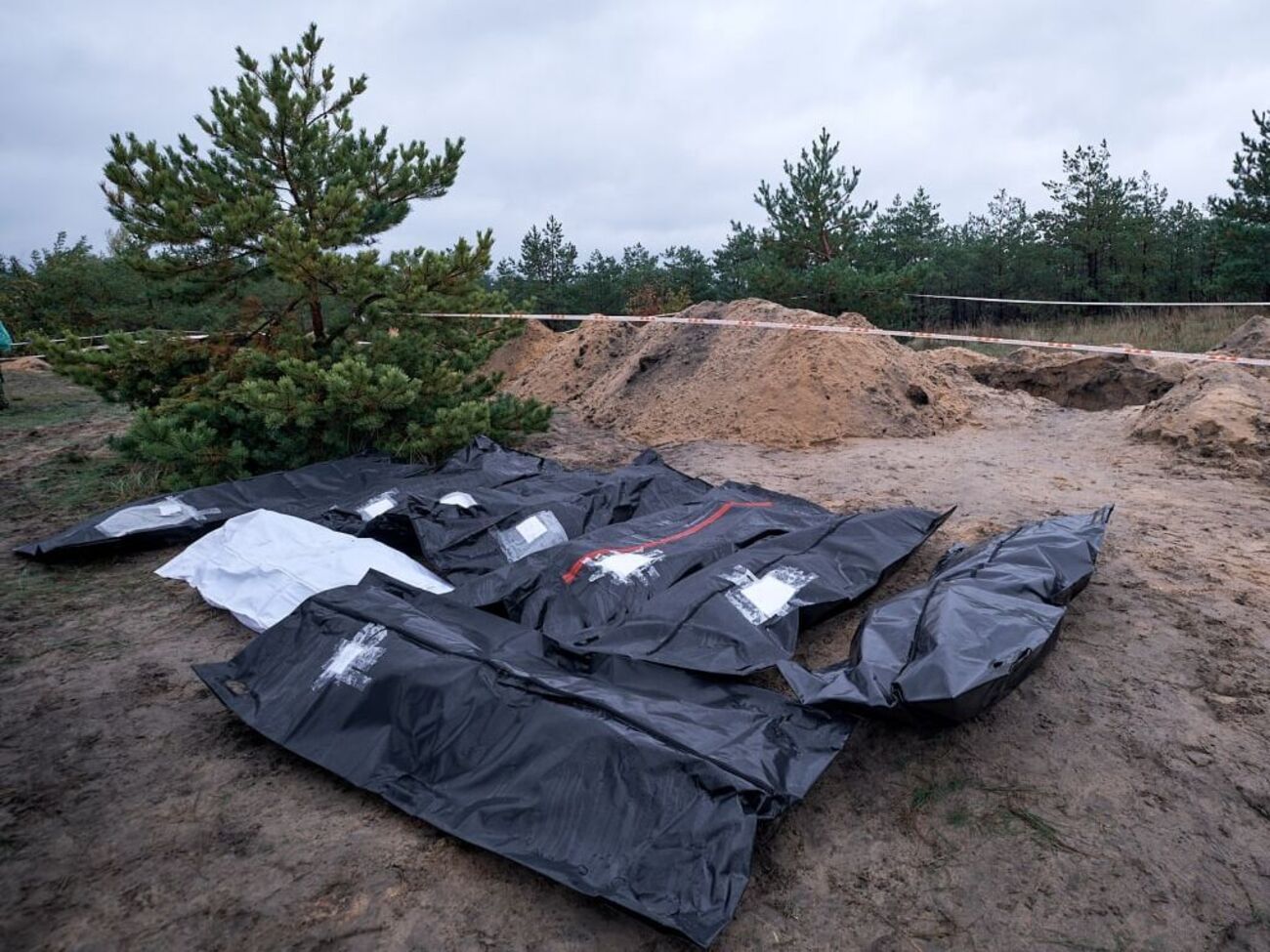 В Нацполиции 20 октября сообщили, что на деоккупированных территориях Донецкой области выявили 181 тело мирных жителей