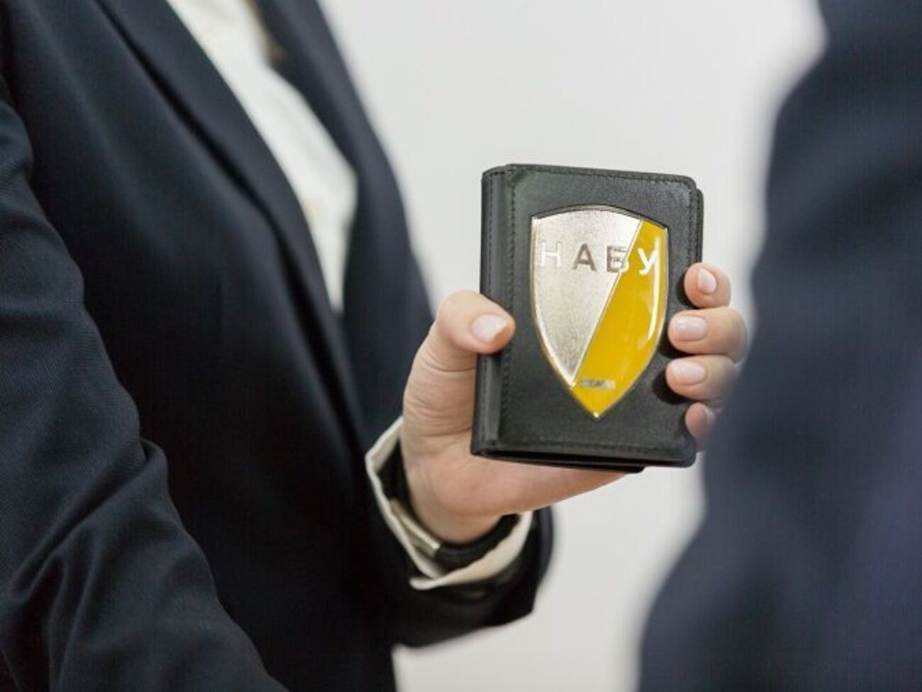 За інформацією видання, обшуки проводили 19–20 жовтня